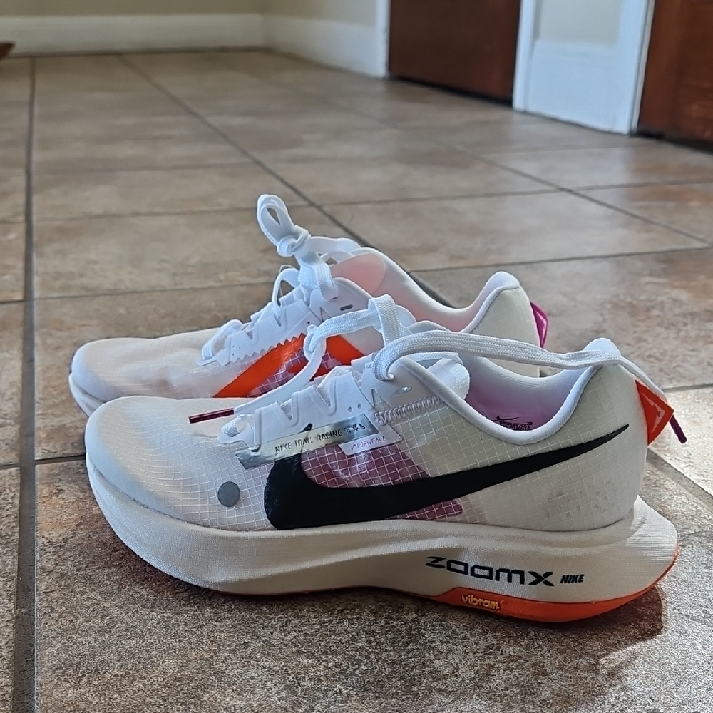 Nike Zoom Trail Racing Sneakers 7.5 NWOT